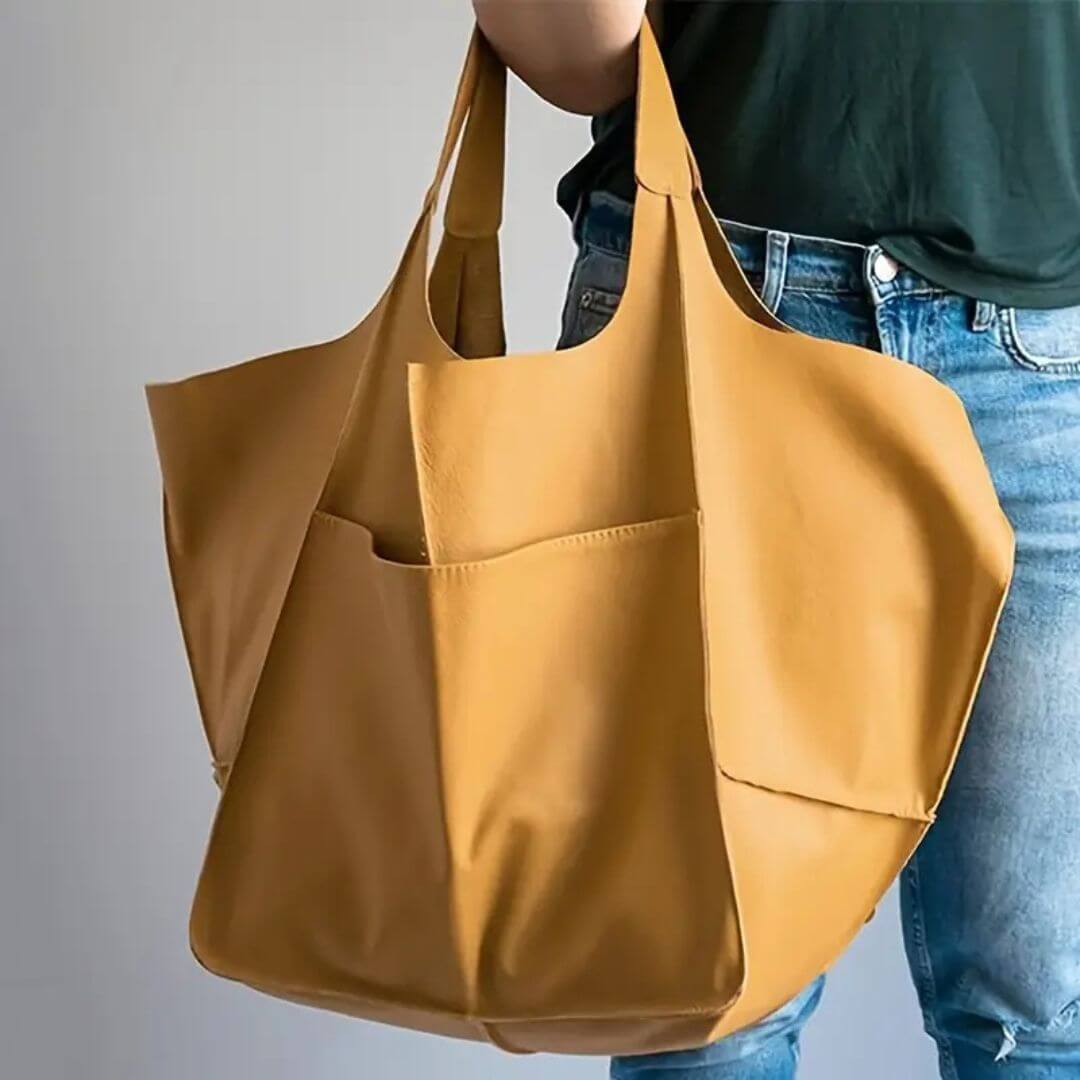 Nicole’s Sleek Carryall | Tote Bag - Joan's Bags